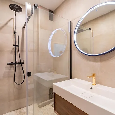 Appartement 2 Bedroom Close To Subway Station With Parking